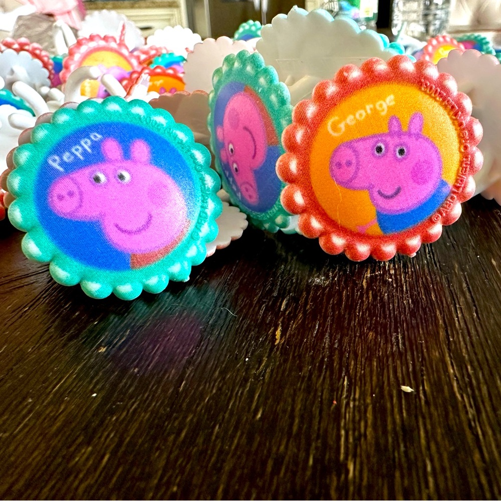 Bag of 25 Brand New Peppa Pig and George Cupcake Rings for CupCakes or Favors